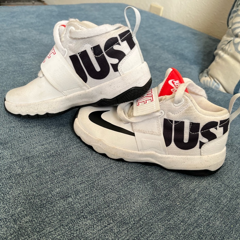 Nike Team Hustle D8 Just Do It